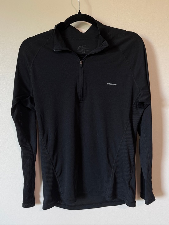 Patagonia Other - Patagonia light/mid weight quarter zip black pullover hiking layers size men’s S